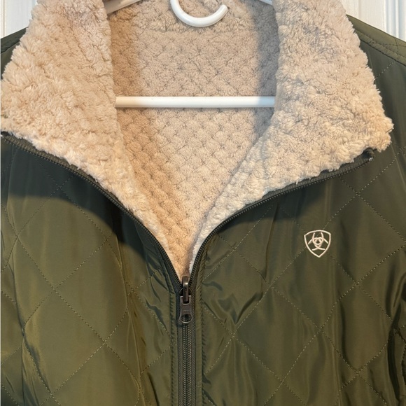 Ariat Quilted Vest in Olive - Picture 3 of 4